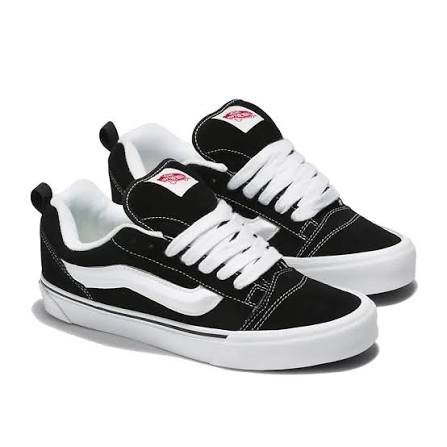 Giày Vans – phong cách streetwear tối giản, năng động và bền bỉ